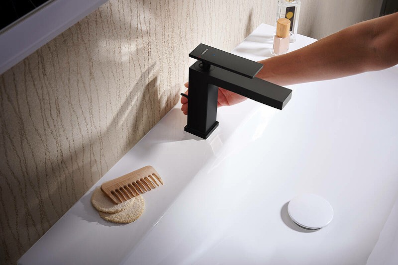Смеситель для раковины Hansgrohe Tecturis E 73010670 черный матовый