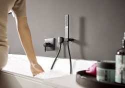 Смеситель для душа Hansgrohe Finoris 76615670 черный матовый
