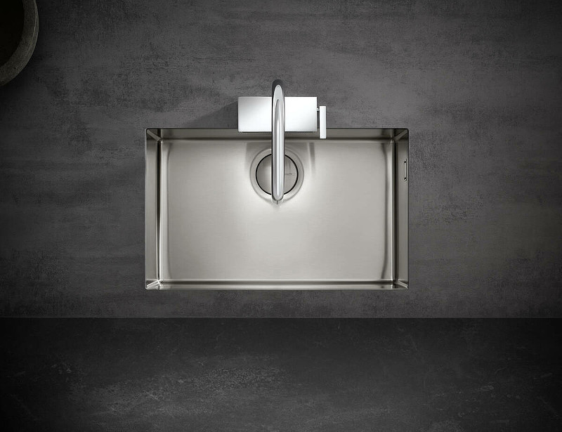 Смеситель для кухни Hansgrohe Aquno Select M81 73831000 Хром