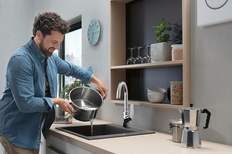 Смеситель для кухни Hansgrohe Focus M421-H220 71802000 Хром