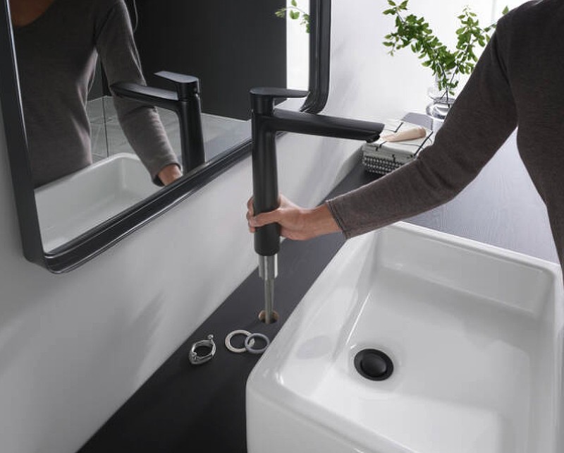 Смеситель для раковины Hansgrohe Talis E 71716670 черный матовый
