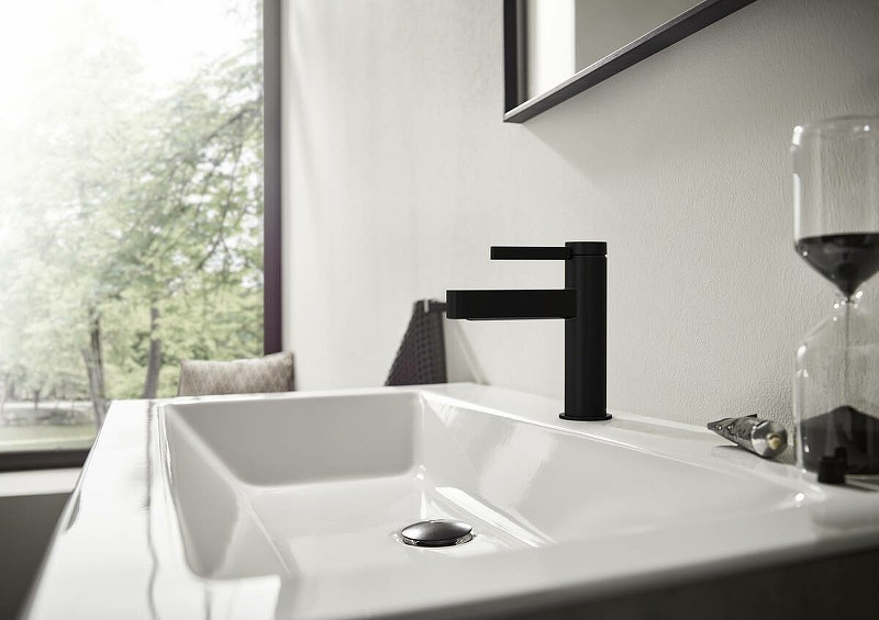 Смеситель для раковины Hansgrohe Finoris 76020670 черный матовый