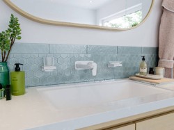 Смеситель для раковины Hansgrohe Talis E 71734700 белый матовый