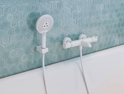 Смеситель для ванны Hansgrohe Ecostat Comfort 13114700 с термостатом белый матовый