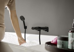 Смеситель для ванны Hansgrohe Vivenis 75420670 черный матовый