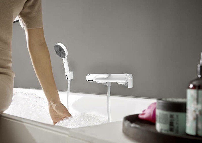Смеситель для ванны Hansgrohe Vivenis 75420700 белый матовый