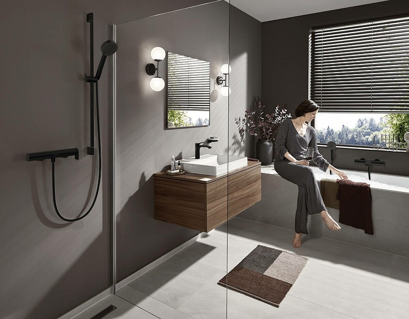 Смеситель для душа Hansgrohe Vivenis 75620670 черный матовый